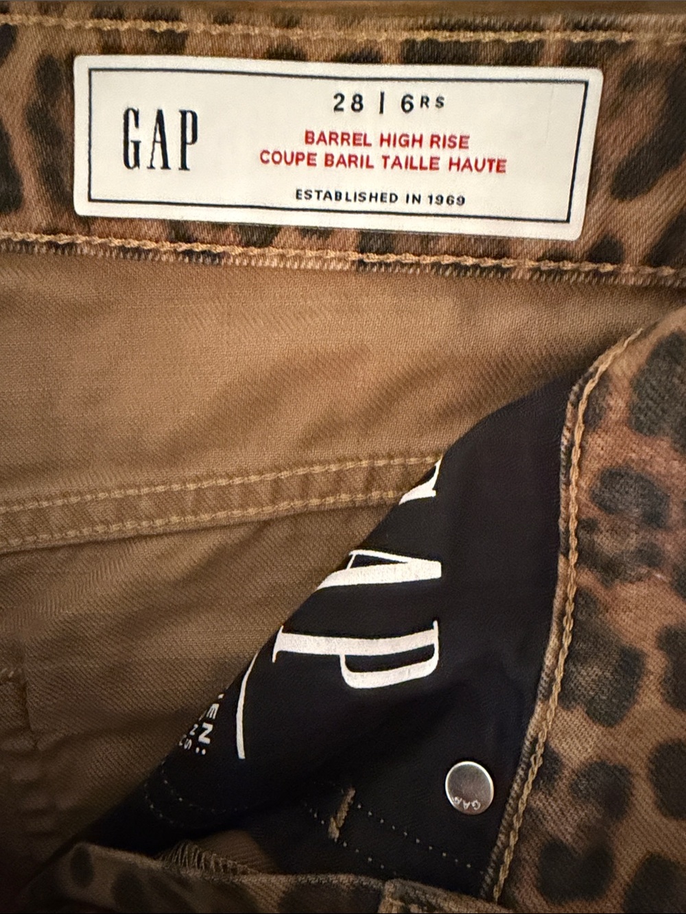 Gap leopard Barrel High Rise - Picture 3 of 5